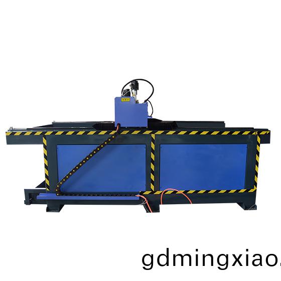 1530重型(xing)石(shi)材鵰(diao)刻(ke)機