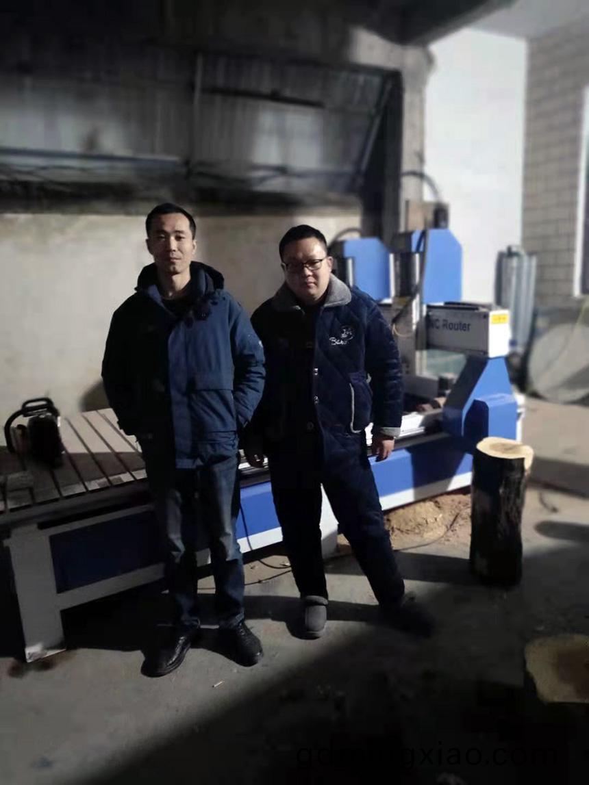 河(he)南1325雙(shuang)頭(tou)雙(shuang)鏇(xuan)轉軸木(mu)工鵰刻機(圖(tu)1)